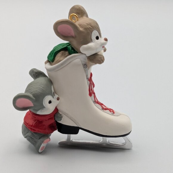 Hallmark Keepsake Friendly Push 1994, Vintage Ice Skating Christmas Ornament - Picture 3 of 11